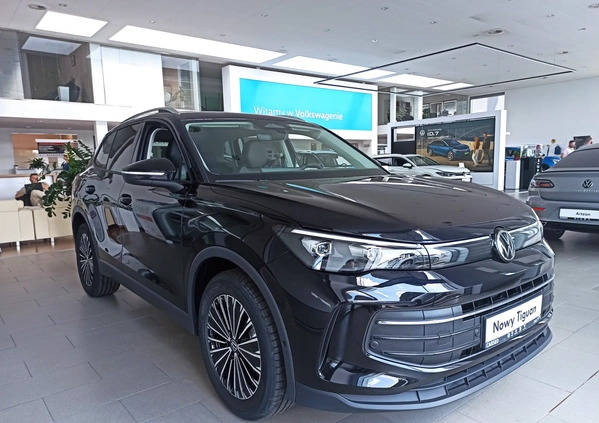 Volkswagen Tiguan cena 178900 przebieg: 6, rok produkcji 2024 z Radomsko małe 121
